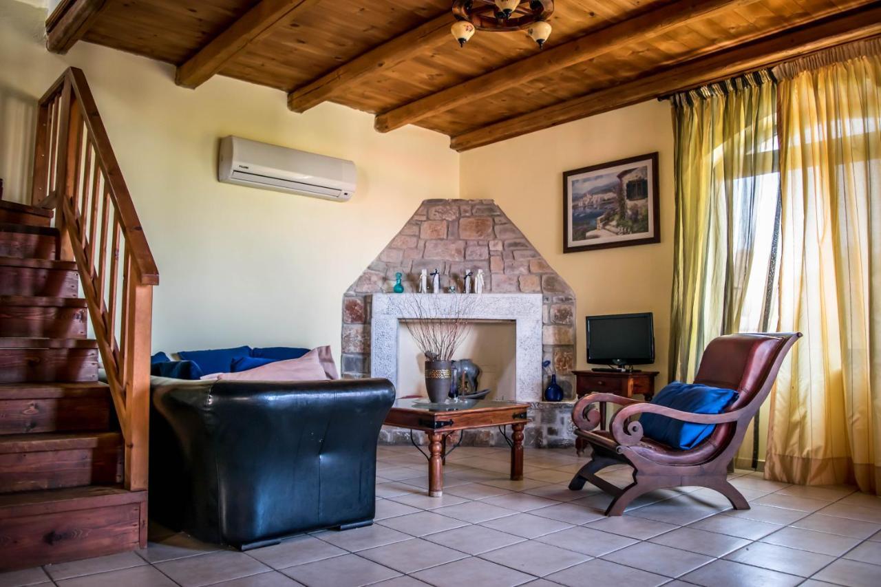 Niriides Villas Old Listing 헐소니소스 외부 사진