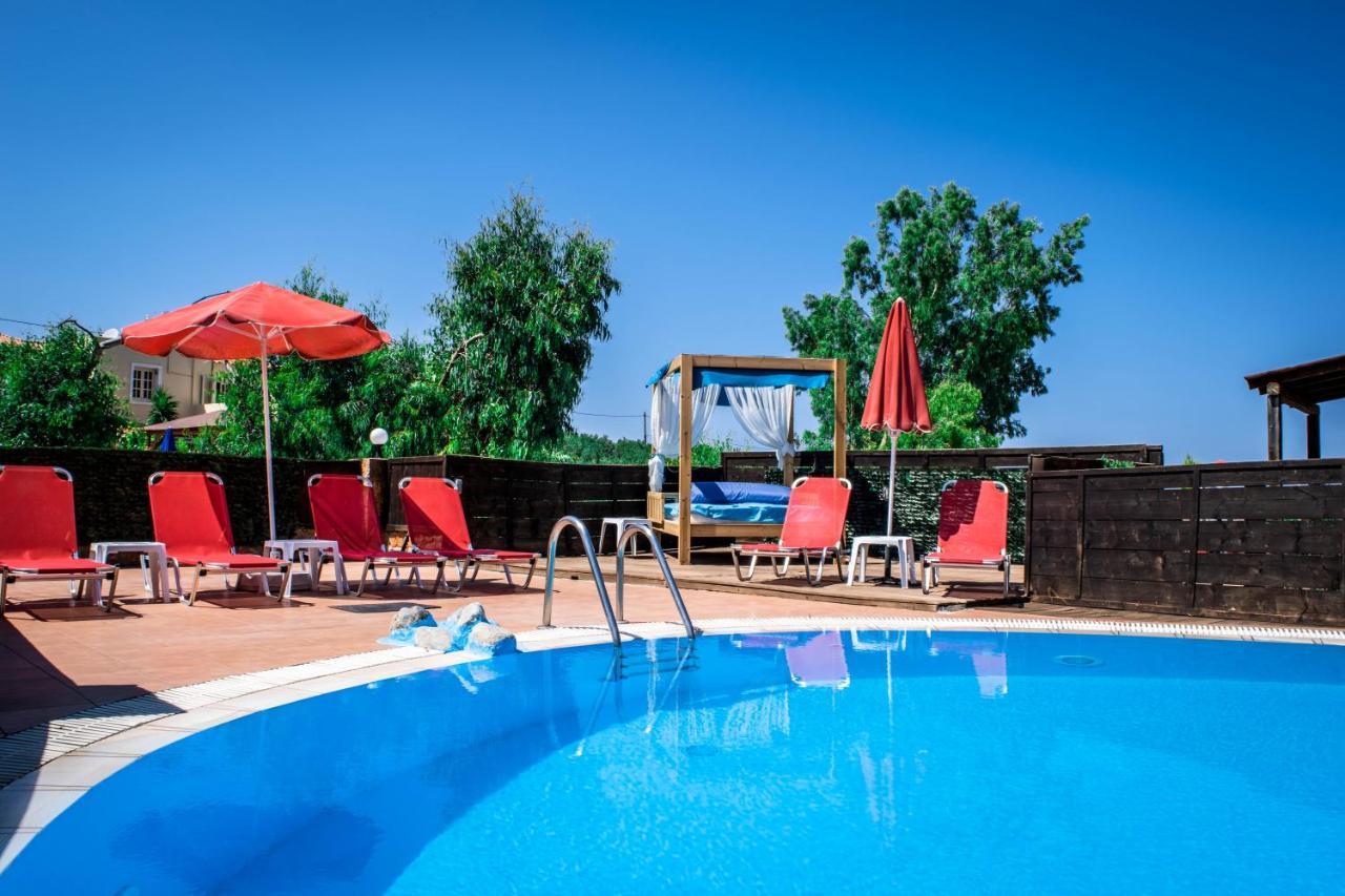 Niriides Villas Old Listing 헐소니소스 외부 사진