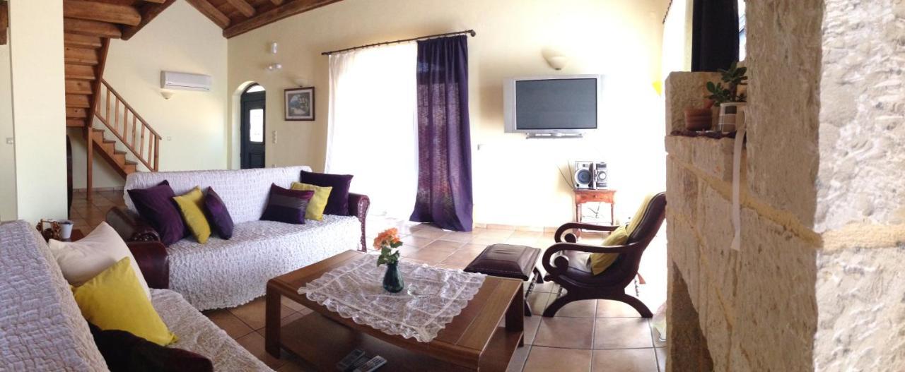 Niriides Villas Old Listing 헐소니소스 외부 사진