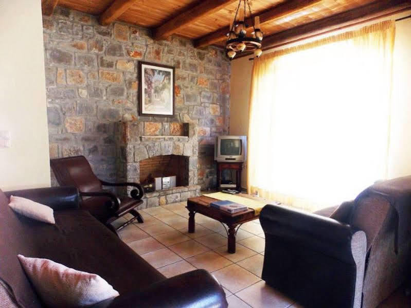 Niriides Villas Old Listing 헐소니소스 외부 사진