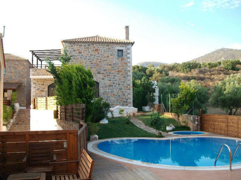Niriides Villas Old Listing 헐소니소스 외부 사진